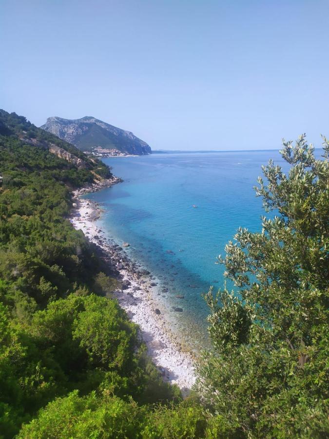 Appartamento A 50 Mt Dal Mare Cala Gonone Kültér fotó